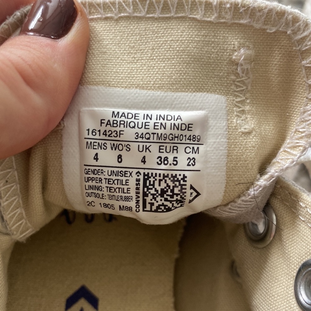 Light grey converse - Picture 2 of 3